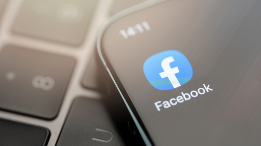 Facebook тестує функцію, яка дозволяє ШІ обробляти фото з галереї користувачів ще до їх публікації