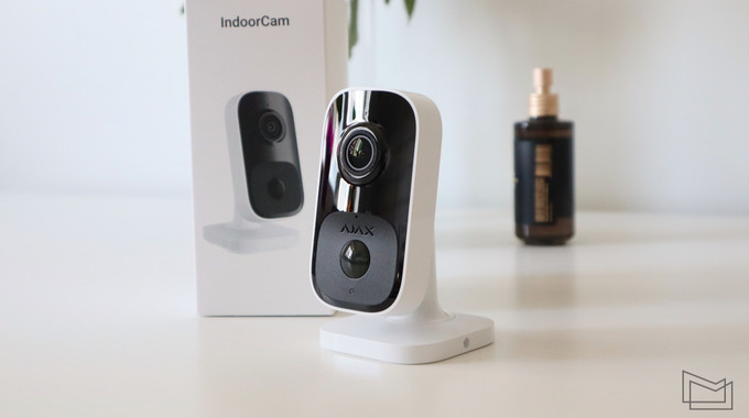 Ajax IndoorCam – розумна Wi-Fi камера для системи безпеки з ІЧ-датчиком руху та ШІ