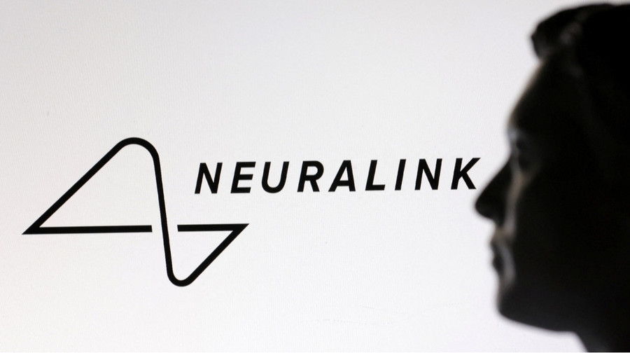 Neuralink Маска заявила, що 12 пацієнтів сумарно користуються мозковими імплантами вже 2000 днів