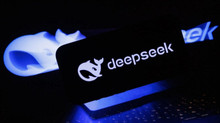 DeepSeek заявила, що може заробляти по півмільйона доларів США в день, але фактично заробляє менше