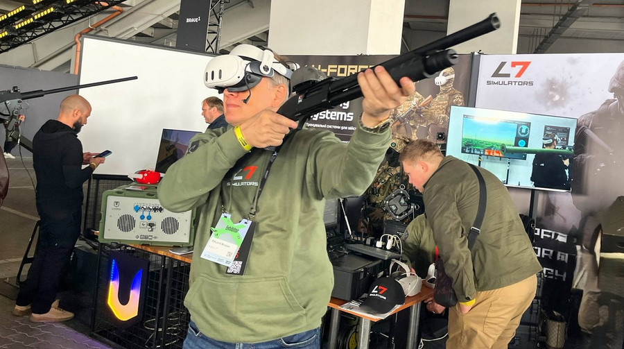 Українська Logics7 розробила віртуальний тренажер для збиття FPV-дронів з дробовика