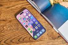 Разом зі стільниковим модемом власного виробництва, в лінійці iPhone 17 може з’явитися ще одна фірмова новинка