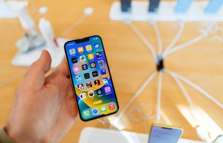 На заміну iPhone Plus прийде iPhone 17 Slim, який буде найтоншим смартфоном та матиме всього одну камеру