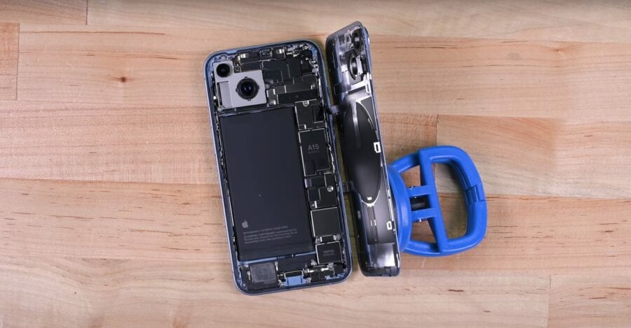 iFixit: The iPhone 14 is the smartphone you should buy. It has the highest repairability score since the iPhone 7. JerryRigEverything confirms