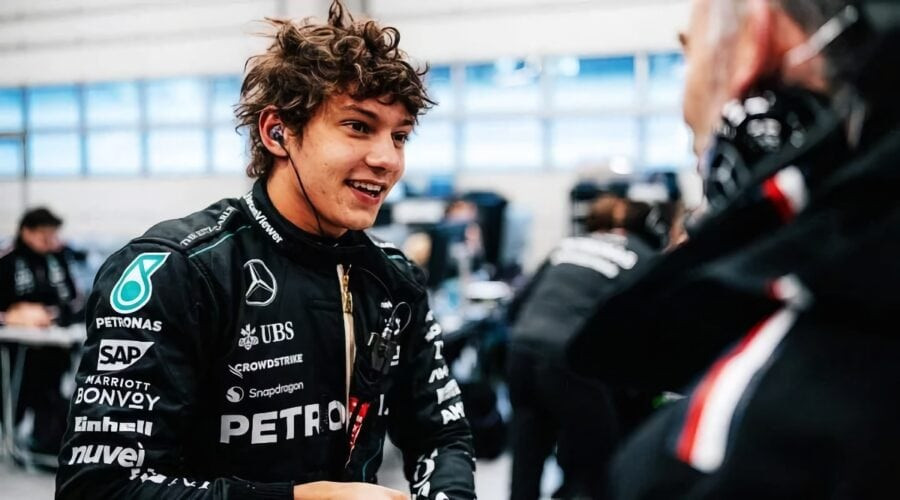 Кімі Антонеллі замінить Льюїса Гамільтона в Mercedes-AMG PETRONAS F1 Team у сезоні 2025 року