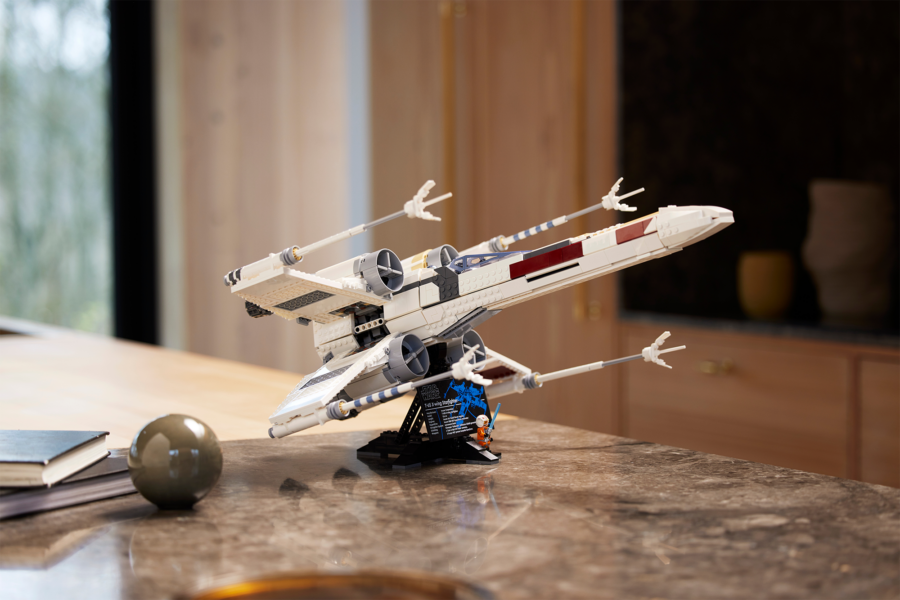 Lego оновила набір X-Wing Starfighter до дня Зоряних війн