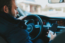 На Reddit опубліковано зображення нового інтерфейсу Android Auto. Майбутнє оновлення нагадує Apple CarPlay