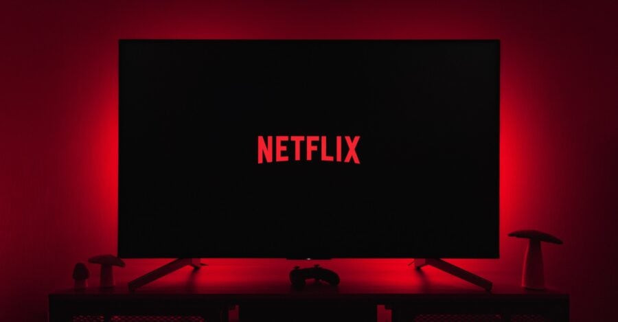 Netflix will launch subscription with advertising for $7/month starting in November (but not in Ukraine)