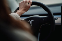 В коді Tesla знайшли функції моніторингу втоми водія