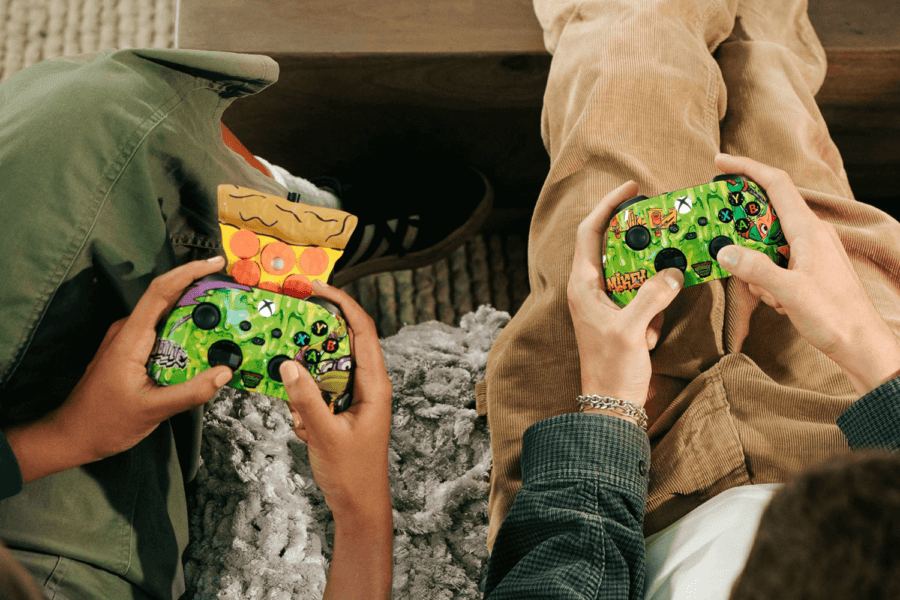 Microsoft introduced a gamepad for Xbox with the smell of pizza