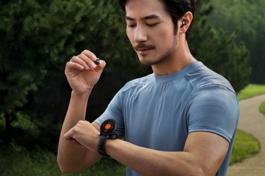 Huawei has opened pre-orders for a smartwatch with built-in Watch Buds in Europe