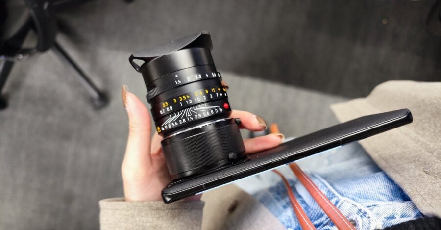 Xiaomi showed the concept of the 12S Ultra smartphone with the possibility of using full-size Leica optics