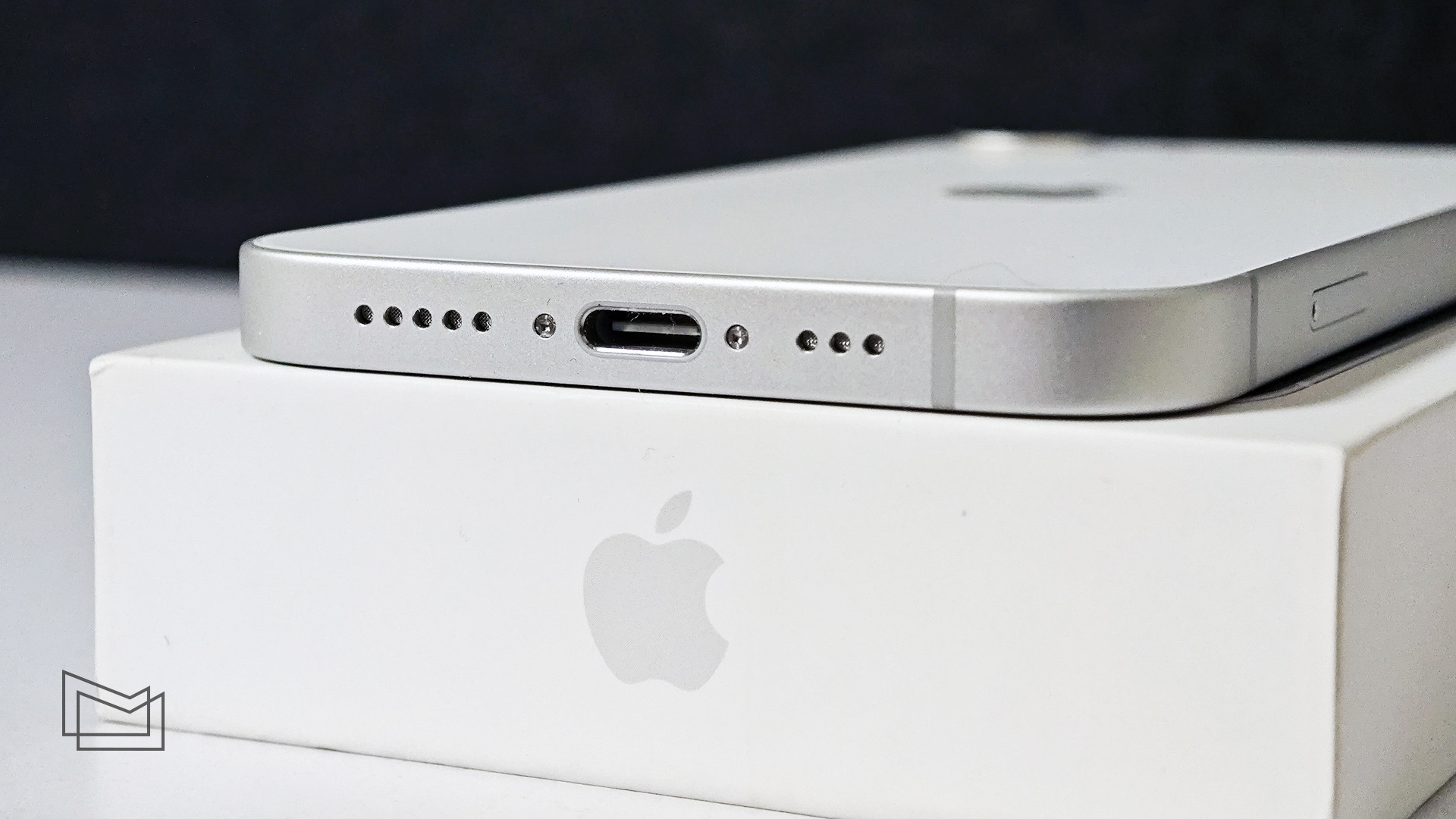 Огляд Apple iPhone 16e: звук та вібрація