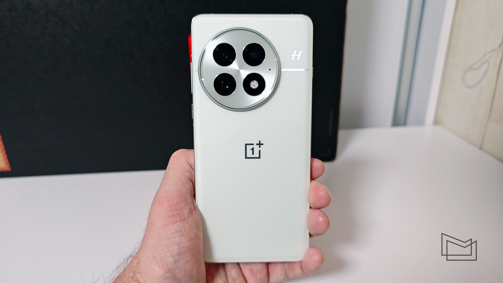 OnePlus 13 review: design and ergonomics