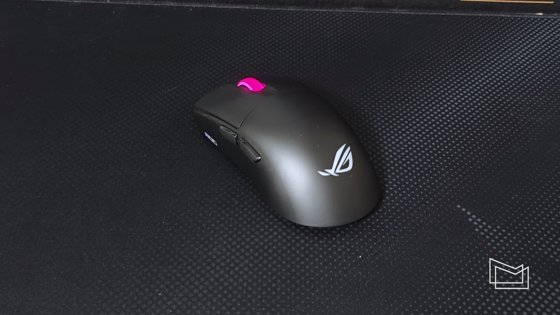 Огляд ASUS ROG Harpe II Ace: дизайн та конструкція