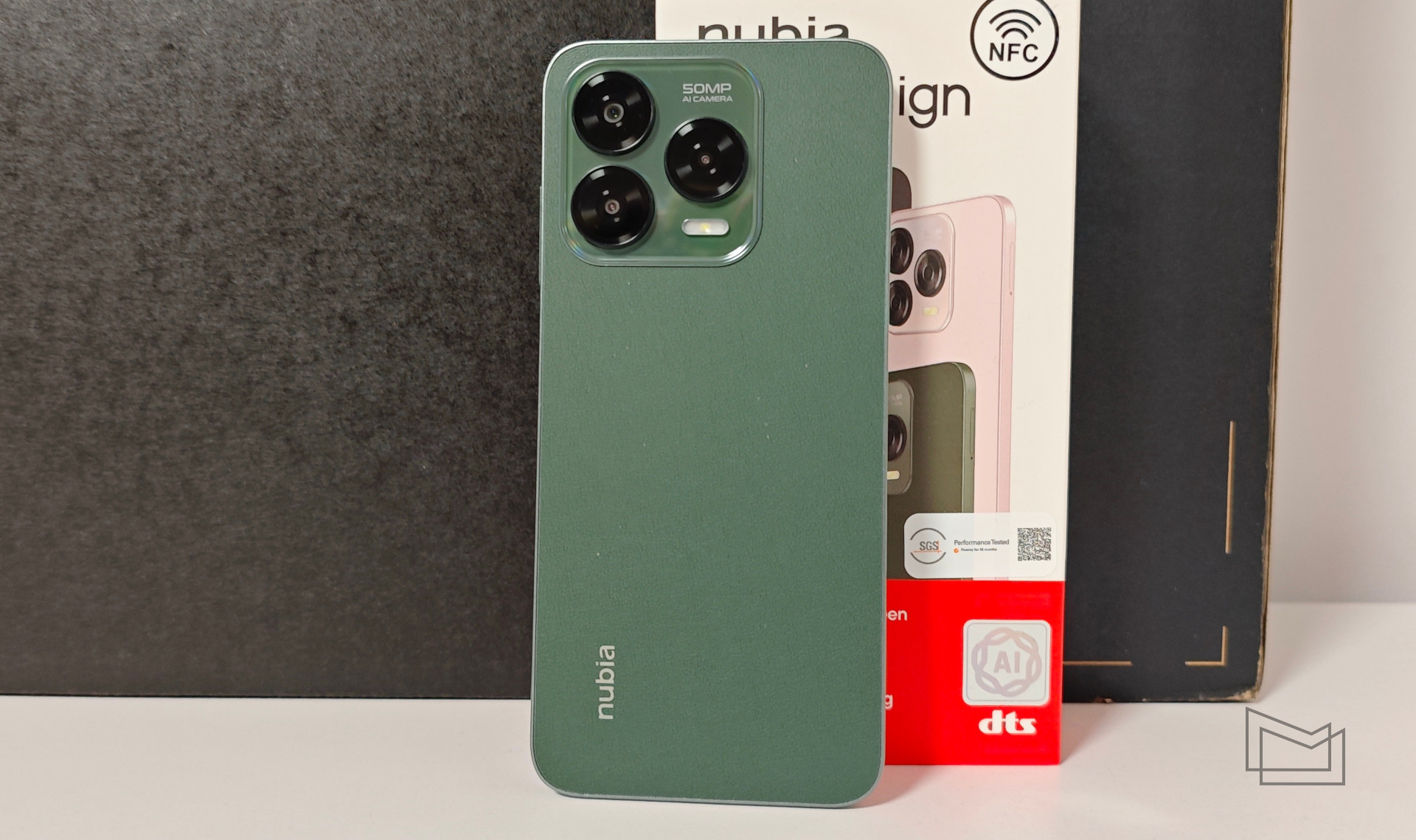 nubia V70 Design: дизайн