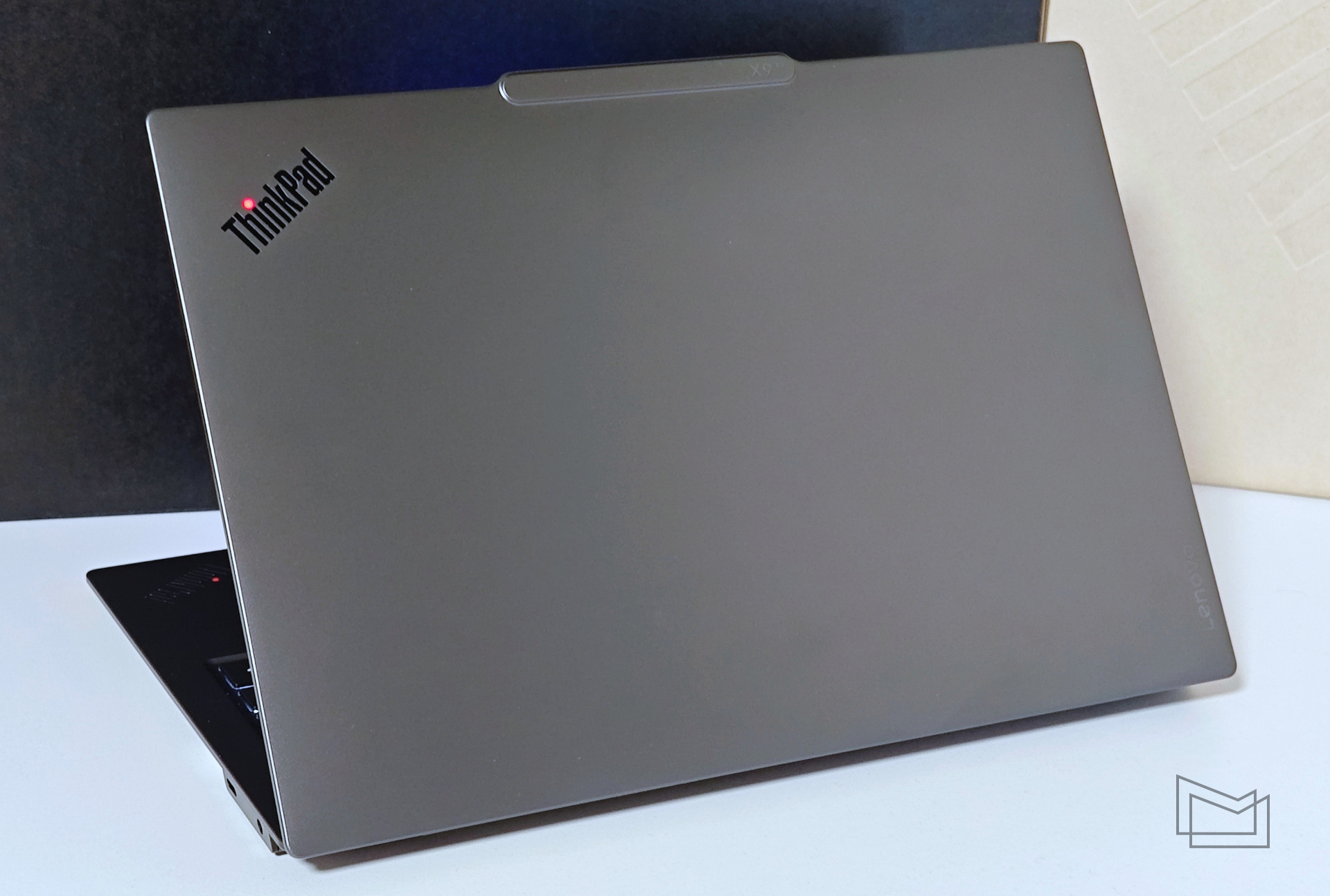 Огляд Lenovo ThinkPad X9-14 Gen 1: дизайн та конструкція