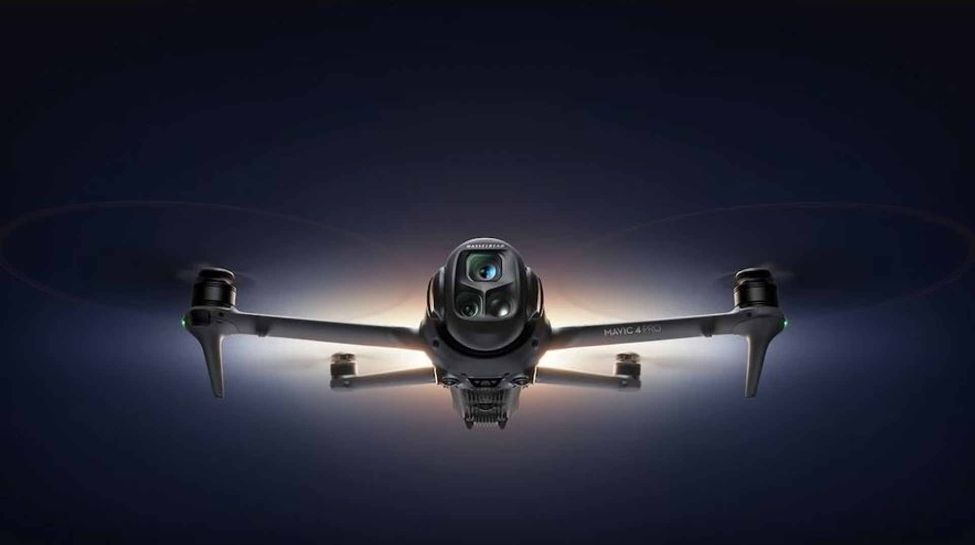 Представлений у травні 2025 року напівпрофесійний безпілотник Mavic 4 Pro, яким DJI прагне замінити третій “Мавік”. Фото: DJI Enterprise