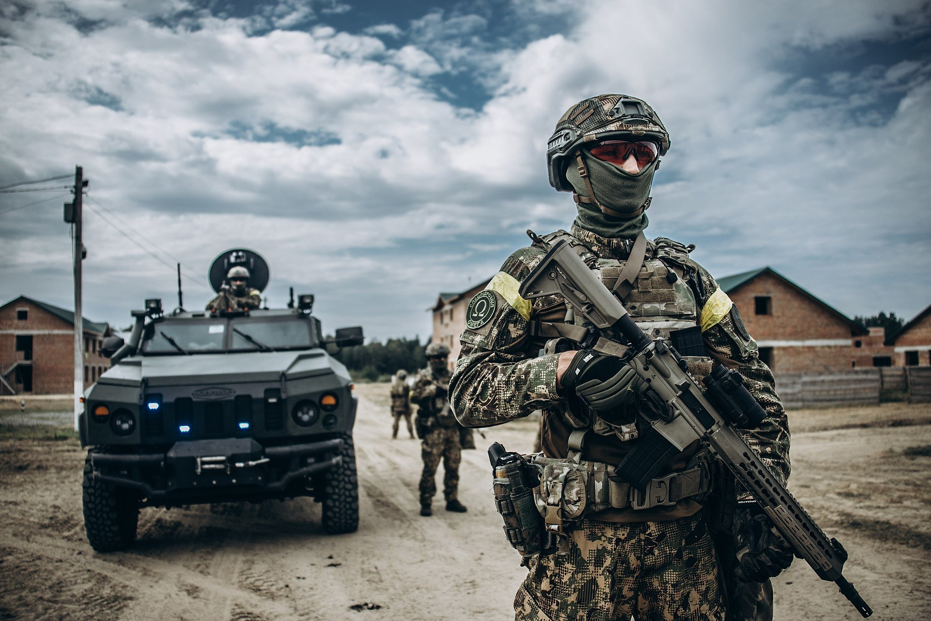 Боєць спецпідрозділу “Омега” Національної гвардії з гвинтівкою UAR-15, 2021 рік