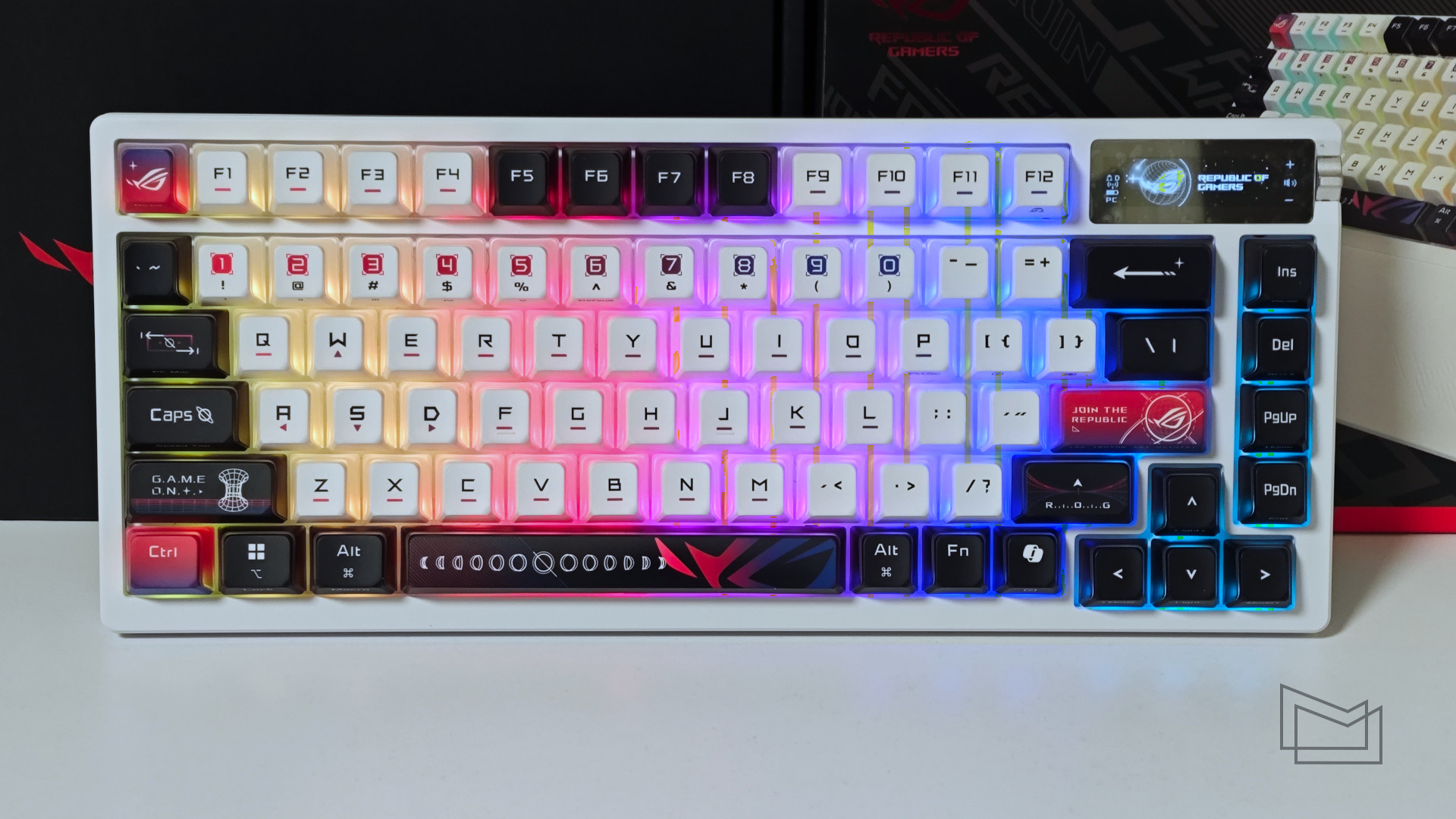 Огляд ASUS ROG Azoth X: дизайн та конструкція