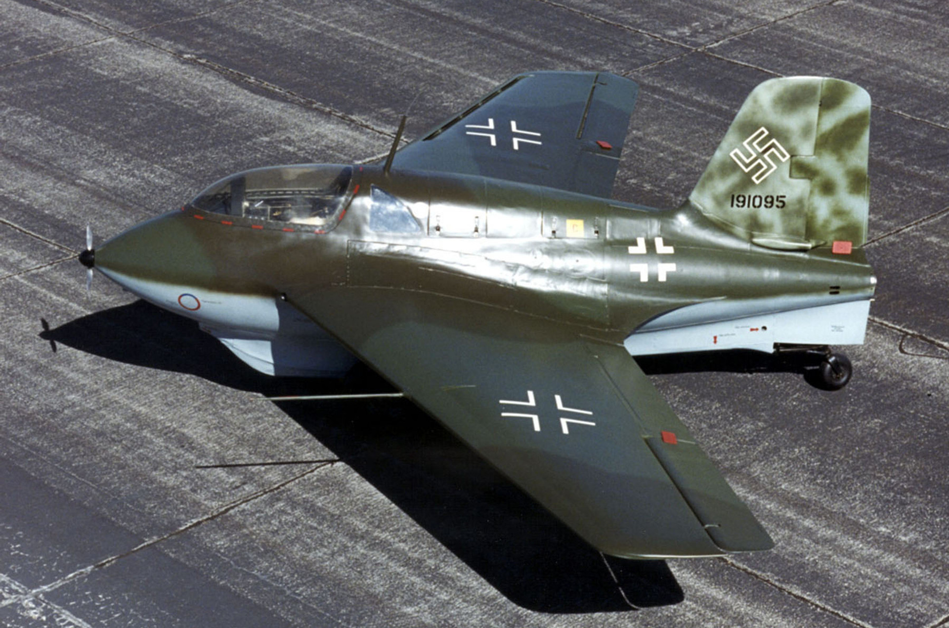 Ракетний винищувач Messerschmitt Me 163B Komet (серійний номер 191095) у Національному музеї ПС США, Дейтон, Огайо.