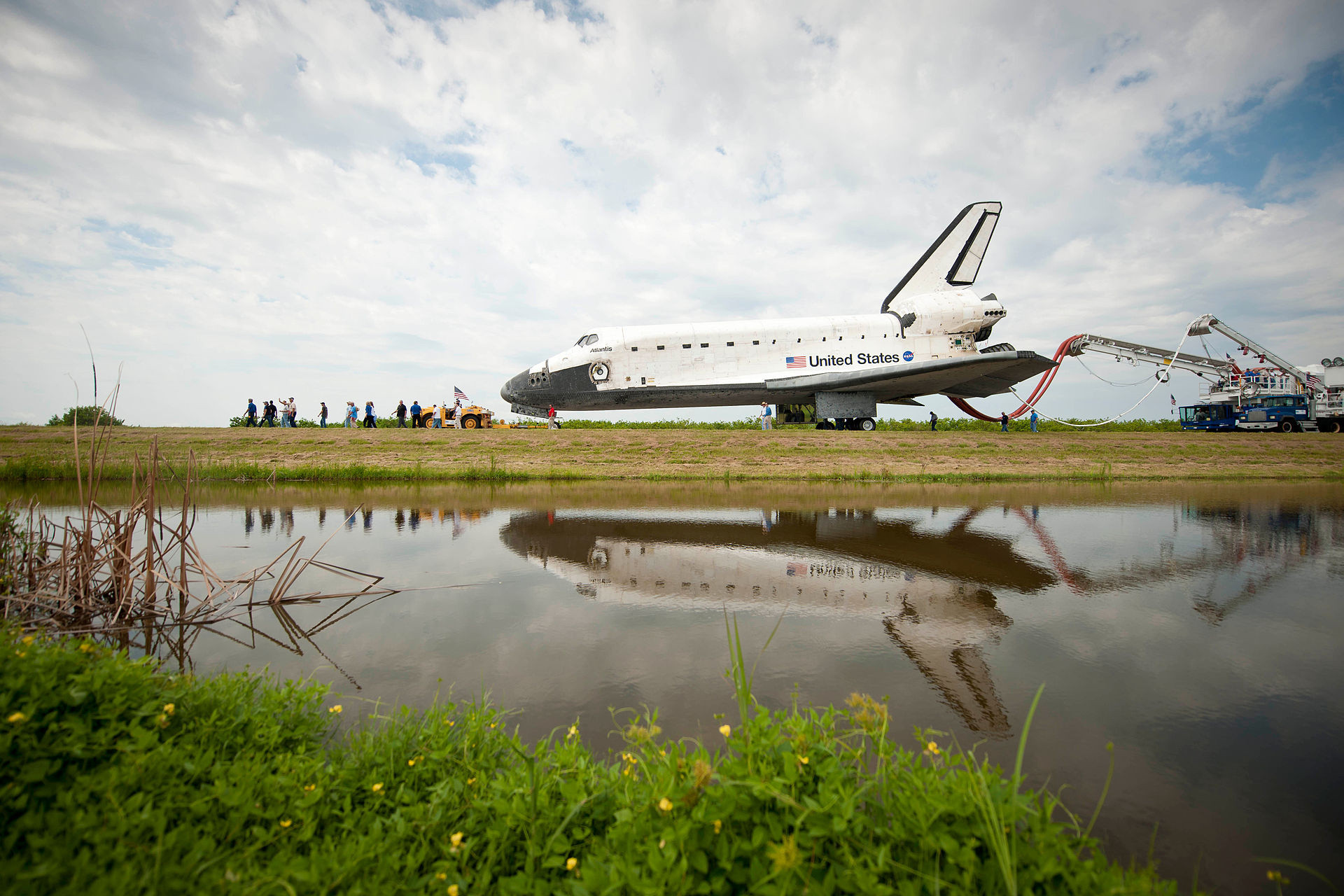 Шатл Atlantis повертається в Центр обслуговування орбітальних кораблів після останнього польоту, 21 липня 2011 року