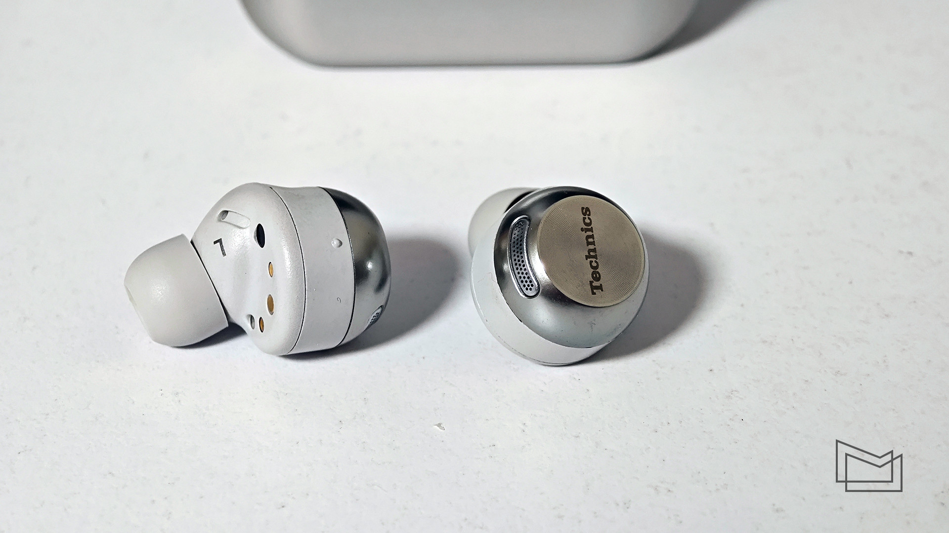 Огляд Technics EAH-AZ100: дизайн та зручність використання