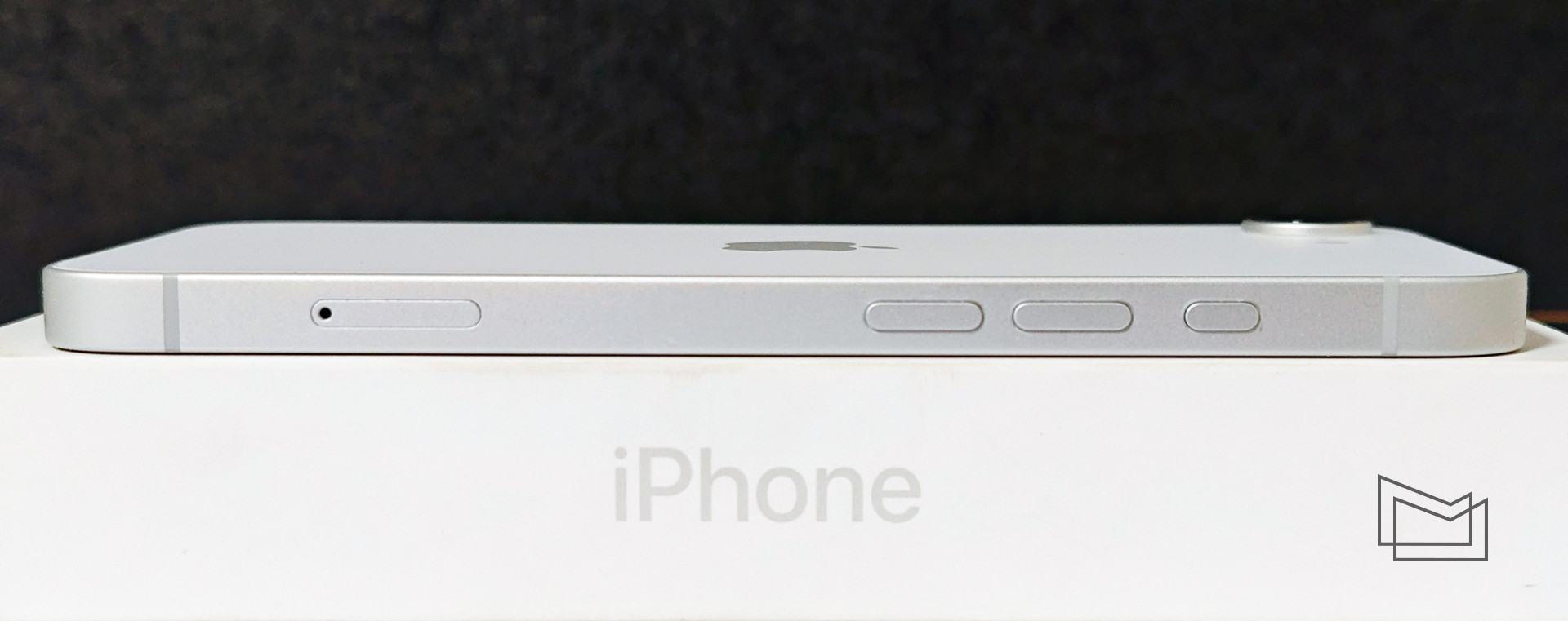 Огляд Apple iPhone 16e: дизайн та ергономічність