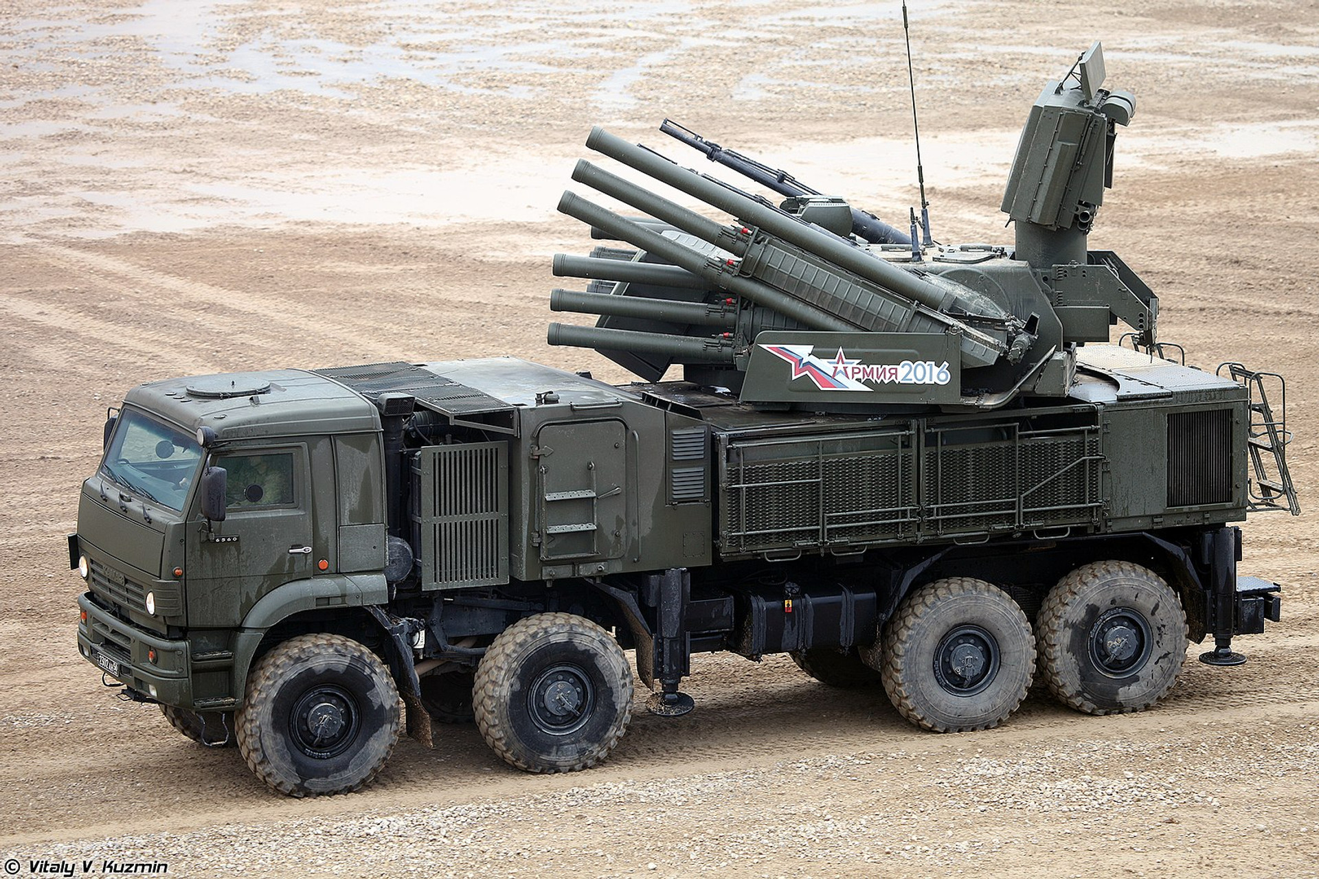 Російський ЗРГК Панцирь-С1 на базі КамАЗ-6560