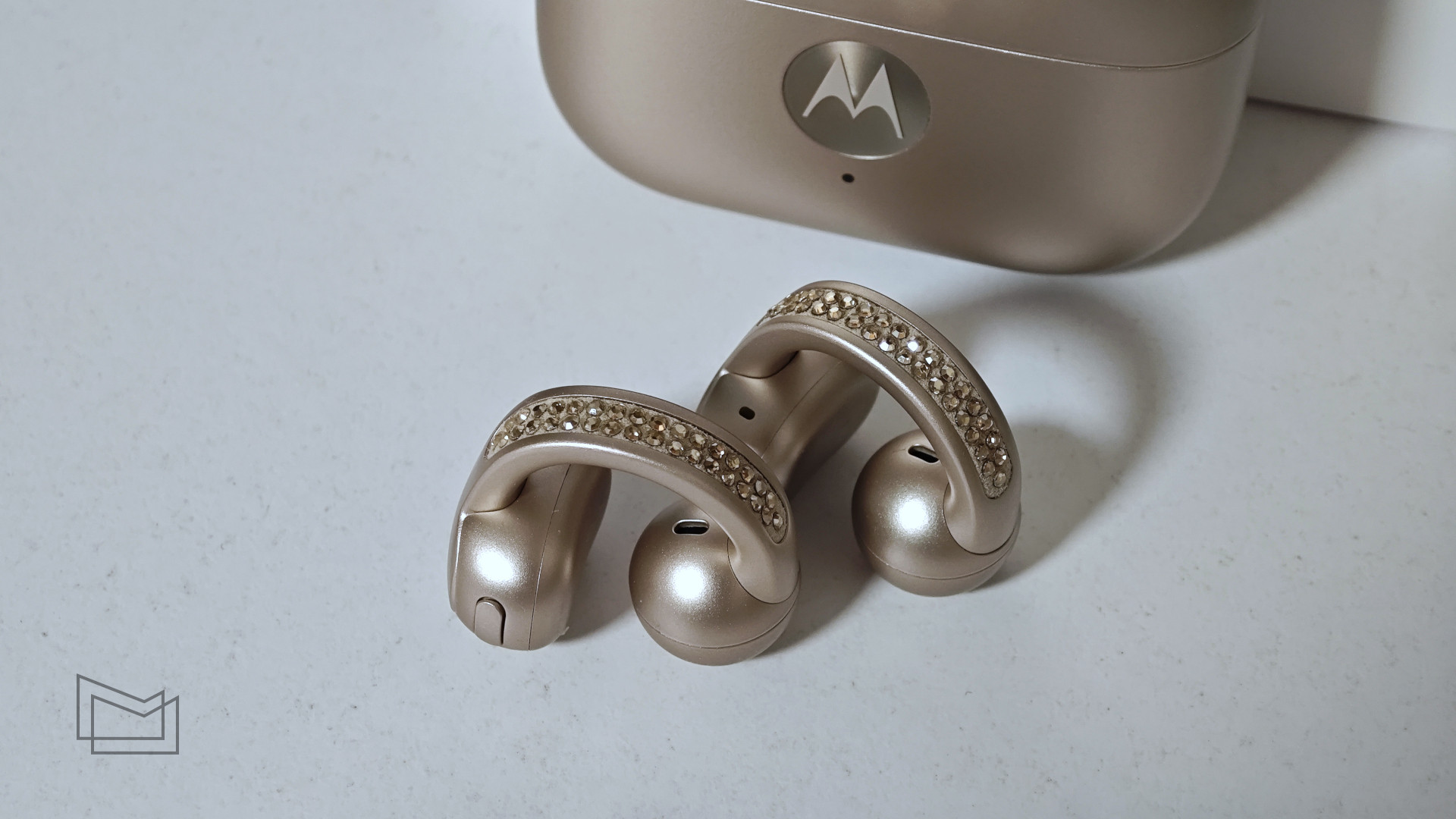 Motorola Buds Loop review: sound and microphones