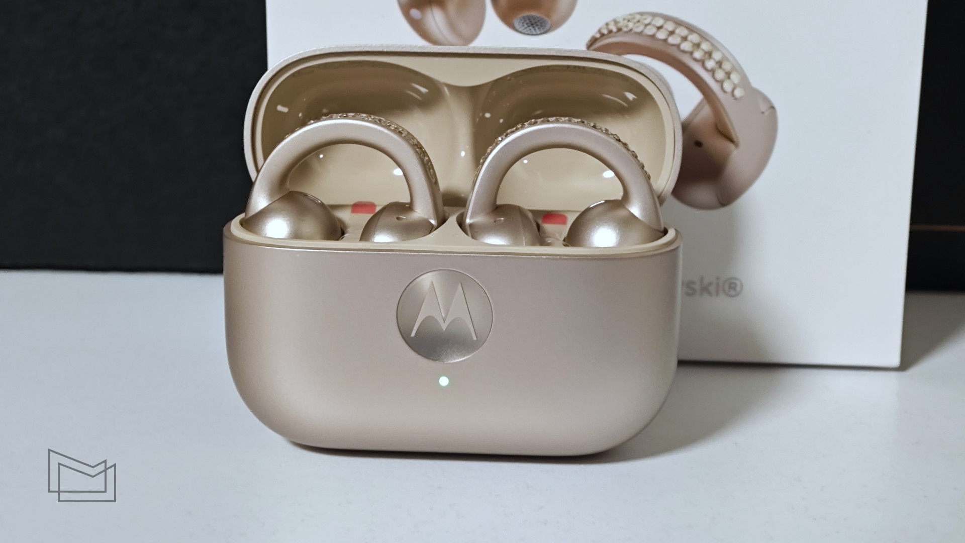 Motorola Buds Loop review: design and usability
