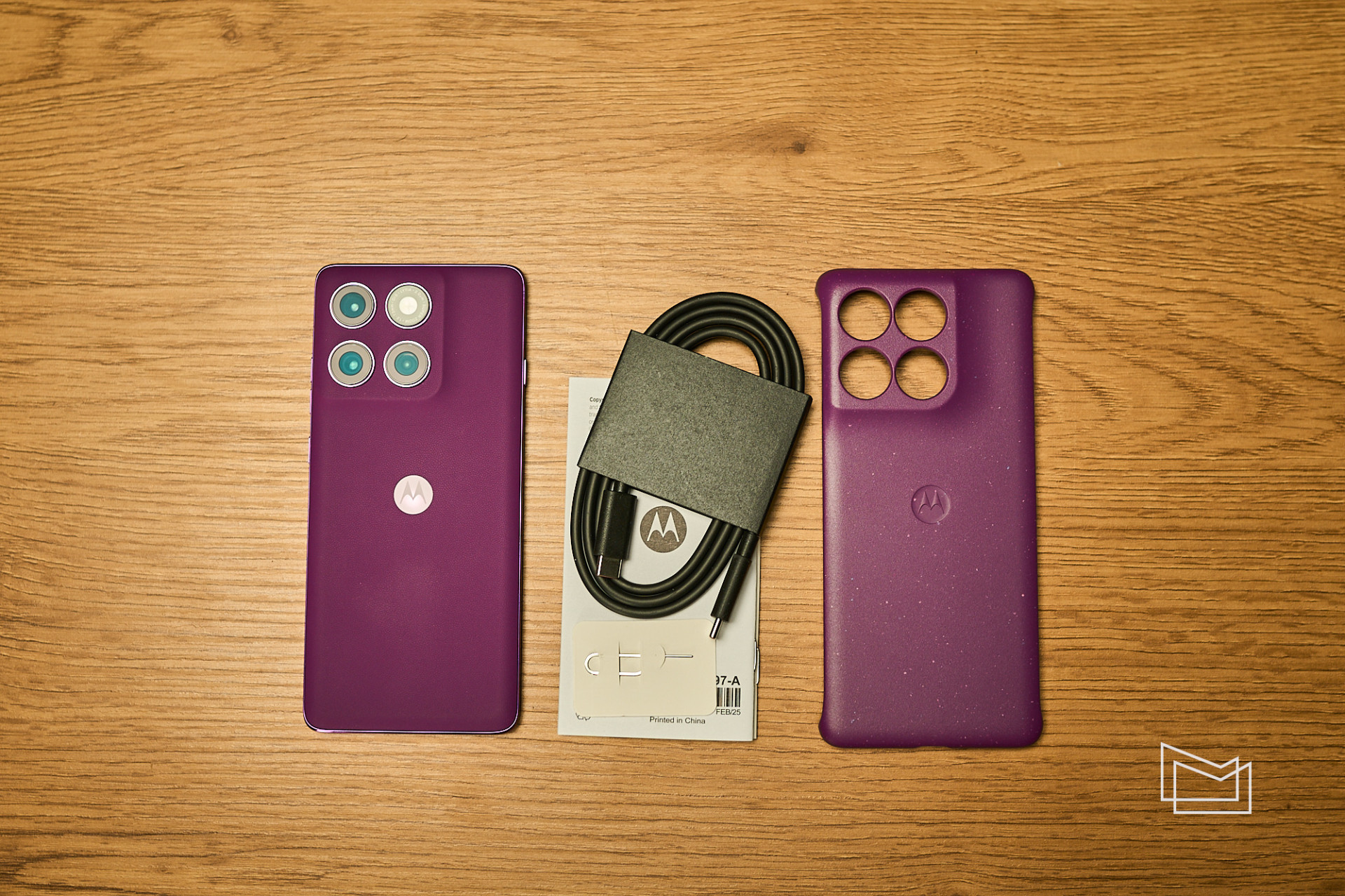 Огляд Motorola Edge 60 Pro: комплектація