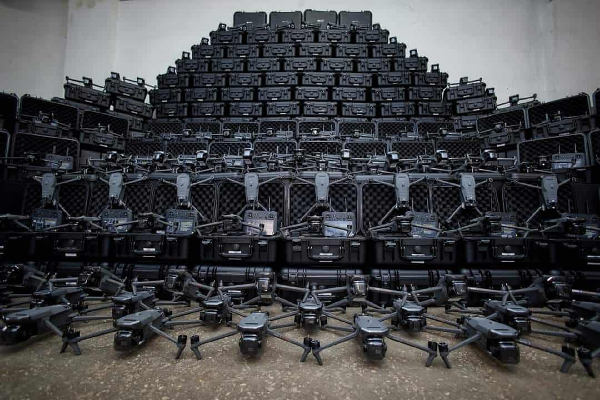 Передача партії з 300 безпілотників DJI Mavic 3T Thermal підрозділам Сил оборони України. Джерело фото: Михайло Федоров