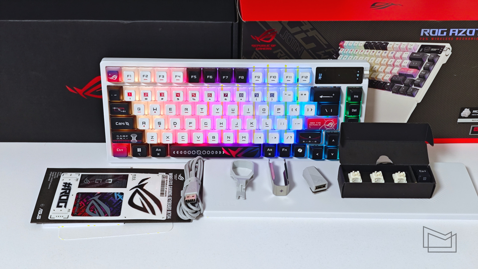 Огляд ASUS ROG Azoth X: комплектація