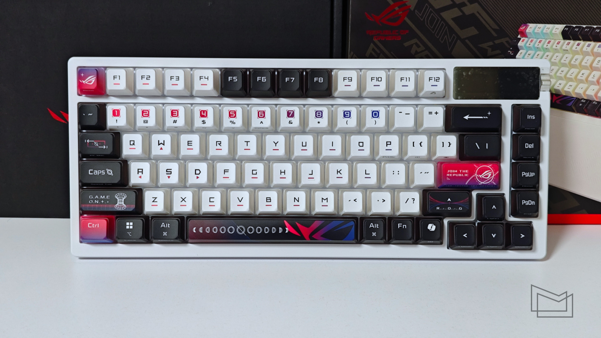 Огляд ASUS ROG Azoth X: ергономічність та перемикачі