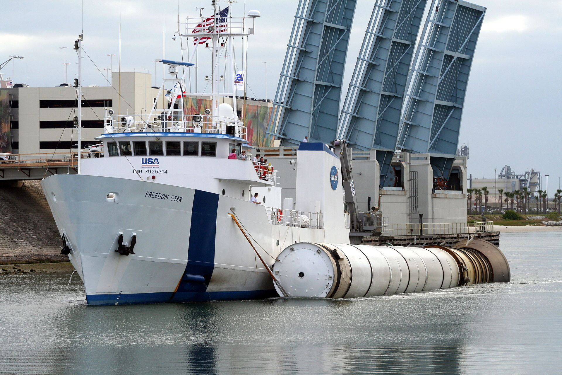 Повернення твердопаливного прискорювача місії STS-131 кораблем MV Freedom Star, 2010 рік