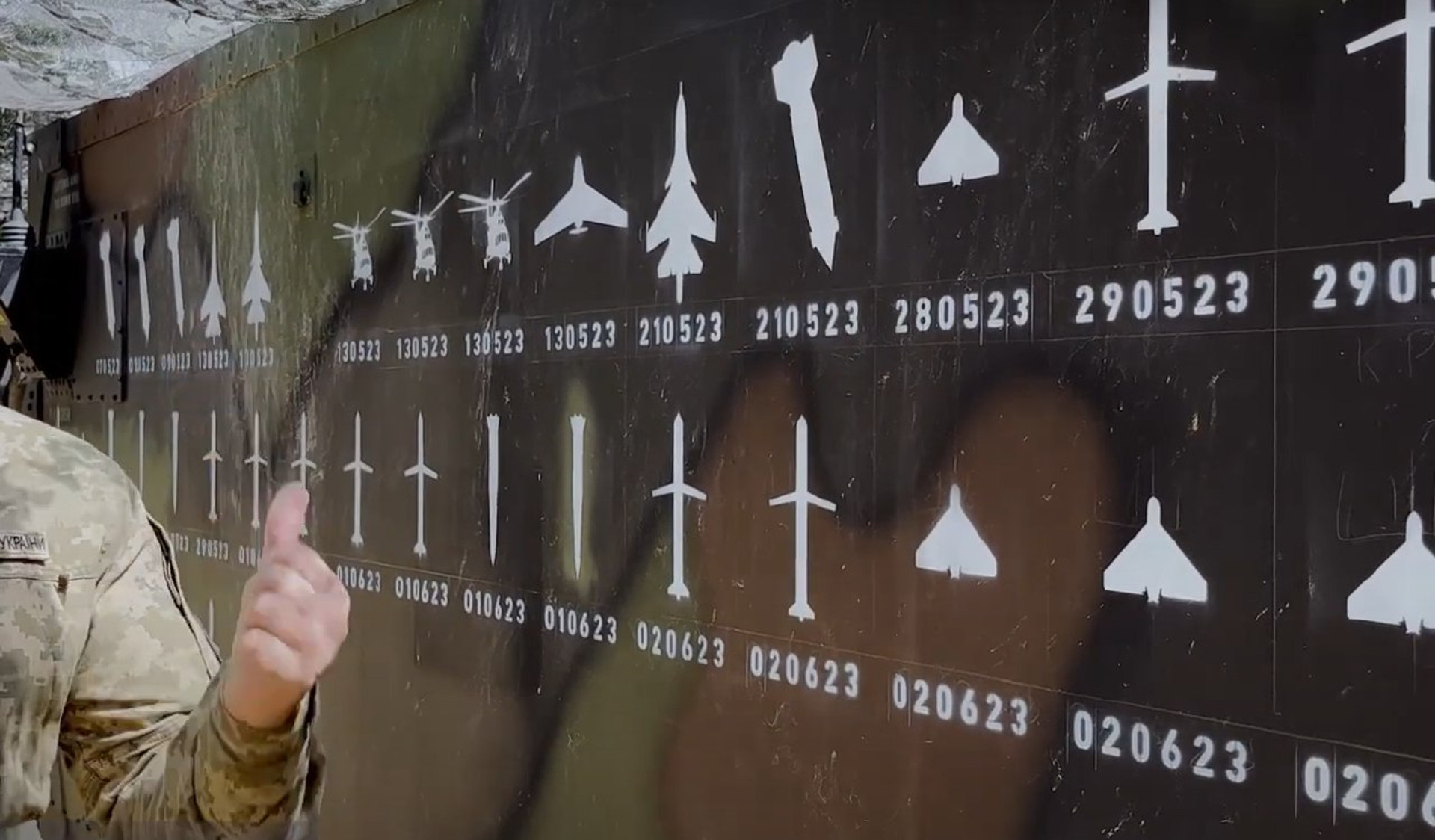 Відмітки збитих на “шахедів” на системі ППО MIM-104 “Patriot” / YouTube ВПС ЗСУ
