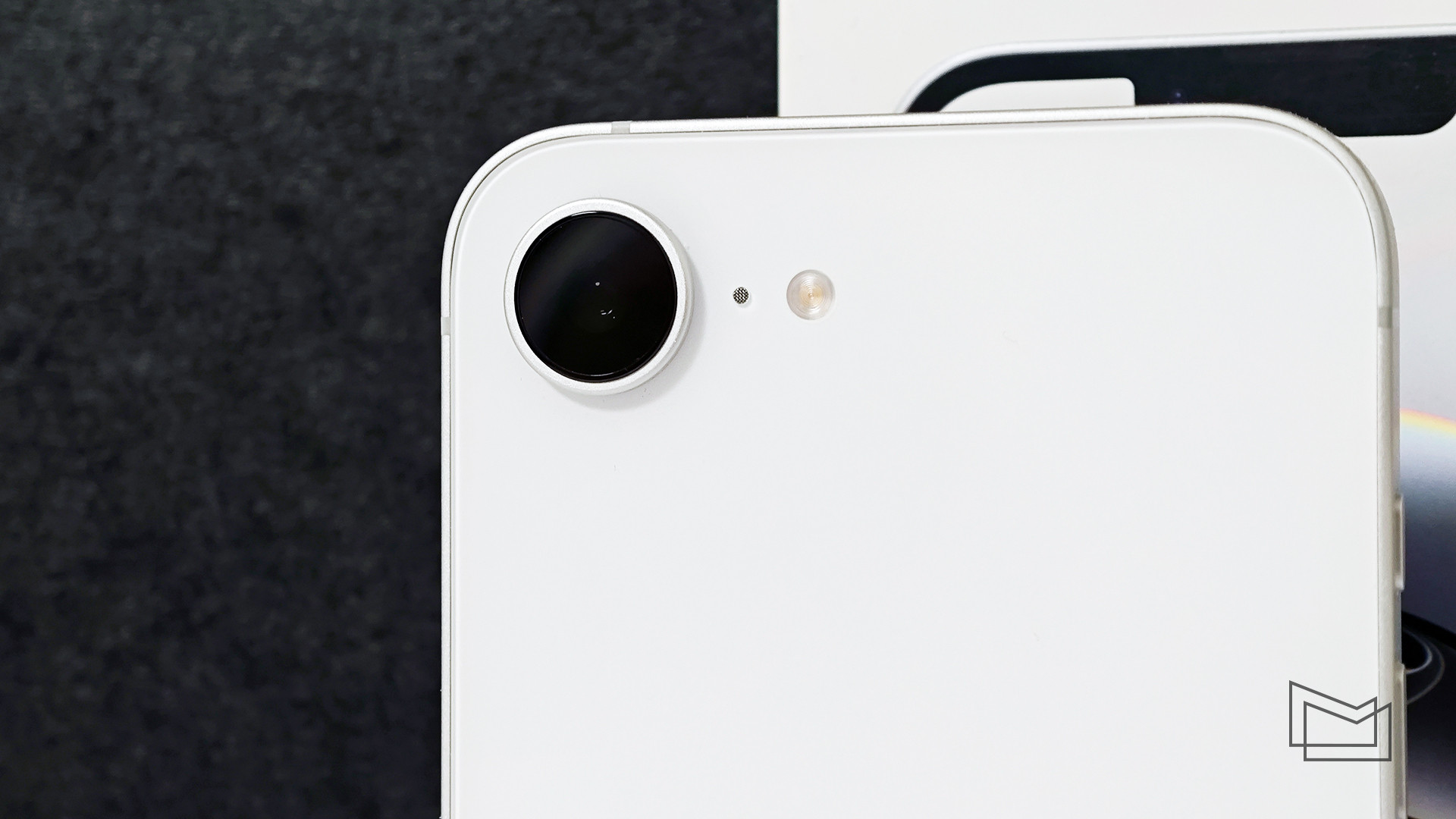 Огляд Apple iPhone 16e: камери