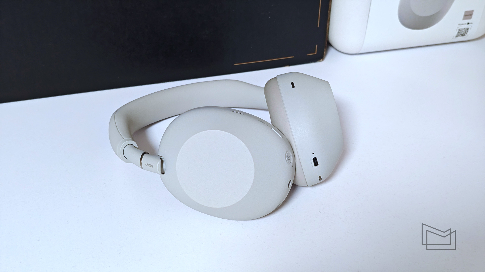 Огляд Sony WH-1000XM6: дизайн та зручність використання