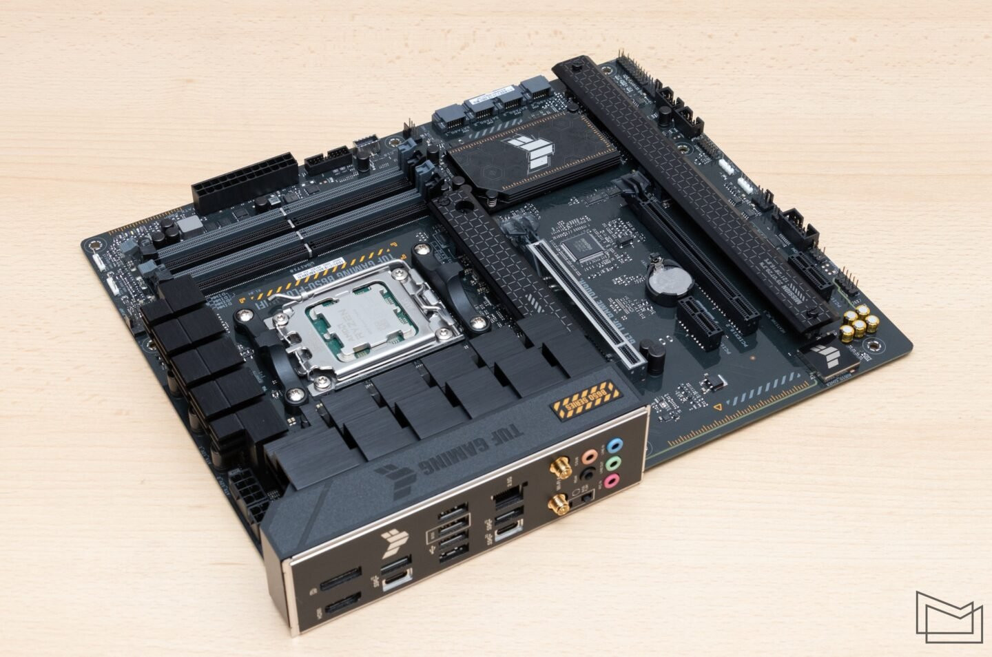 ASUS TUF GAMING B650-PLUS WIFI top PCB 