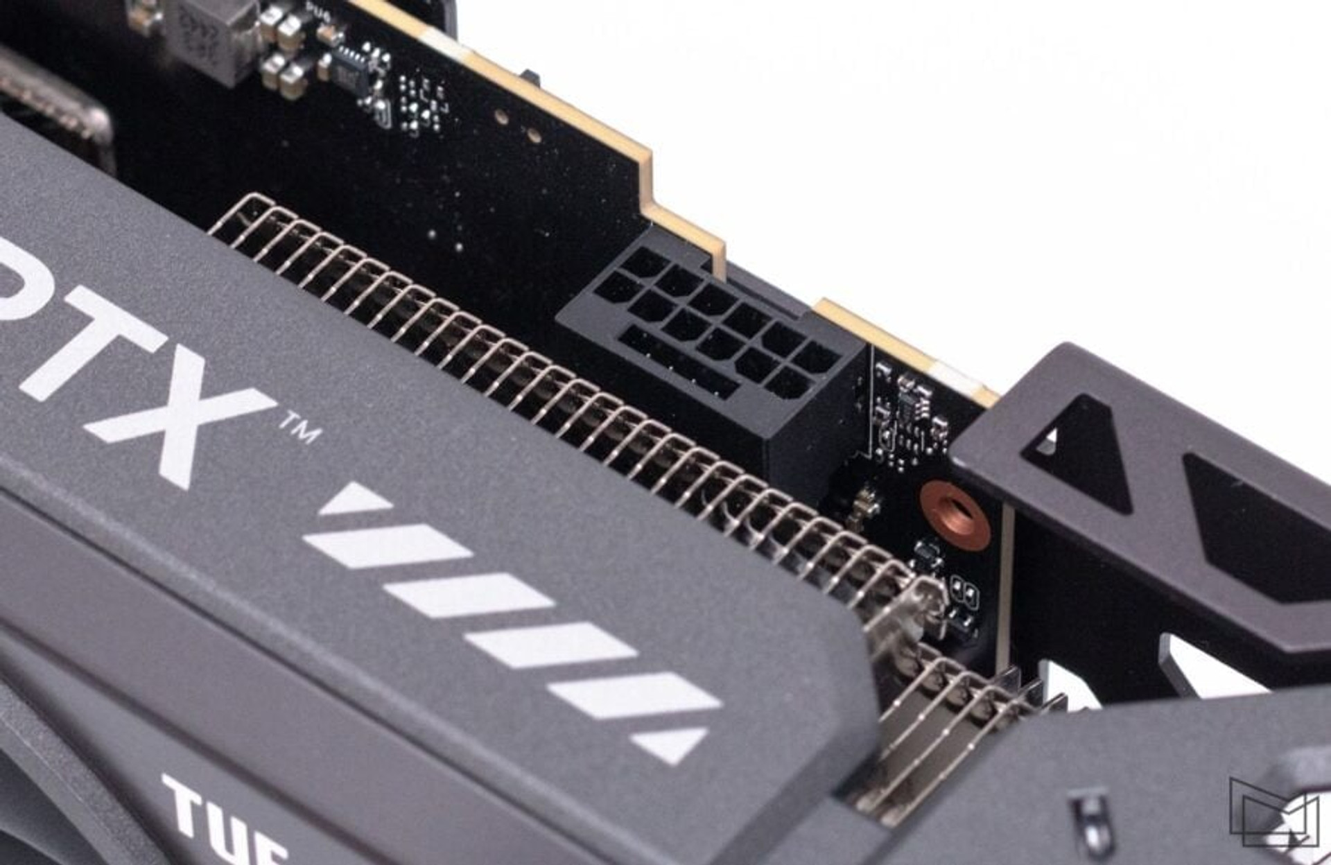 ASUS TUF Gaming GeForce RTX 5070 Ti OC power connector