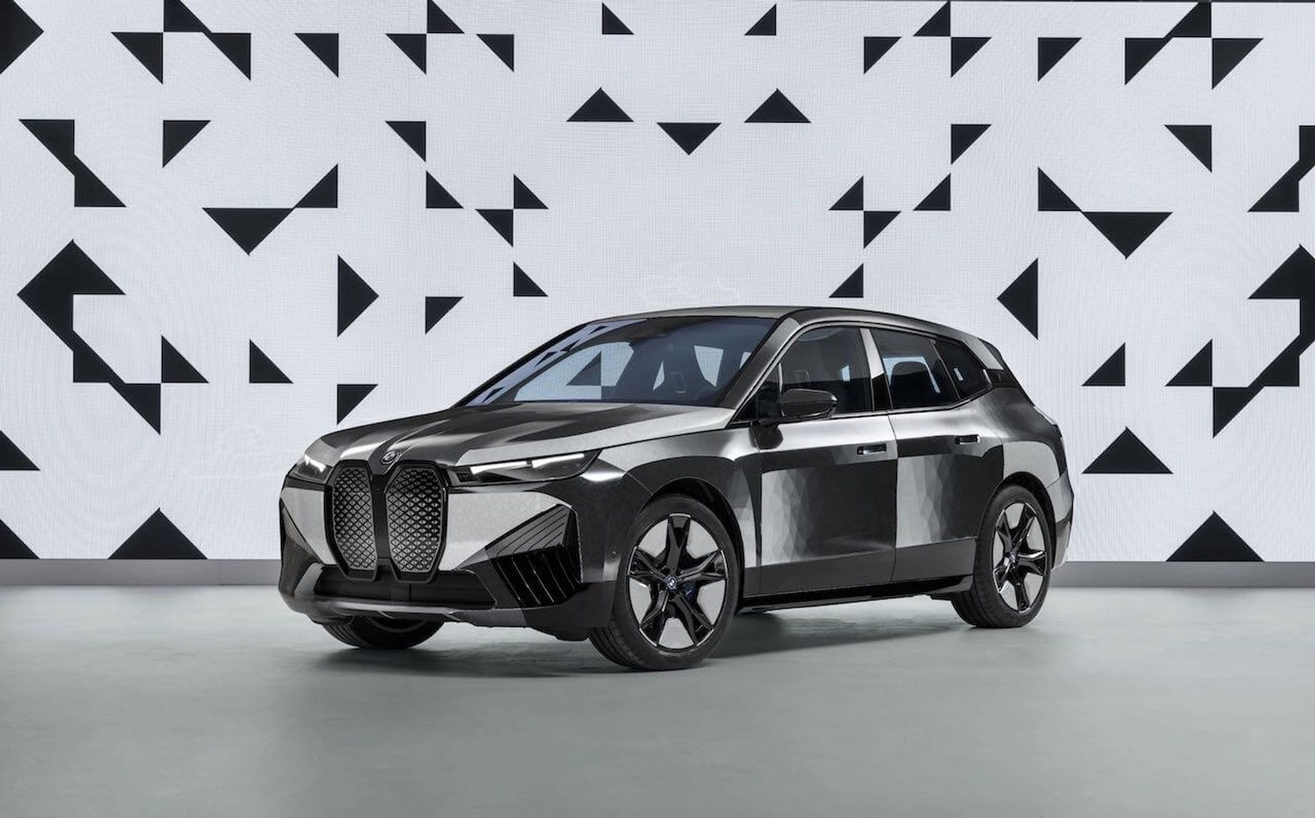 BMW iX Flow E Ink Concept