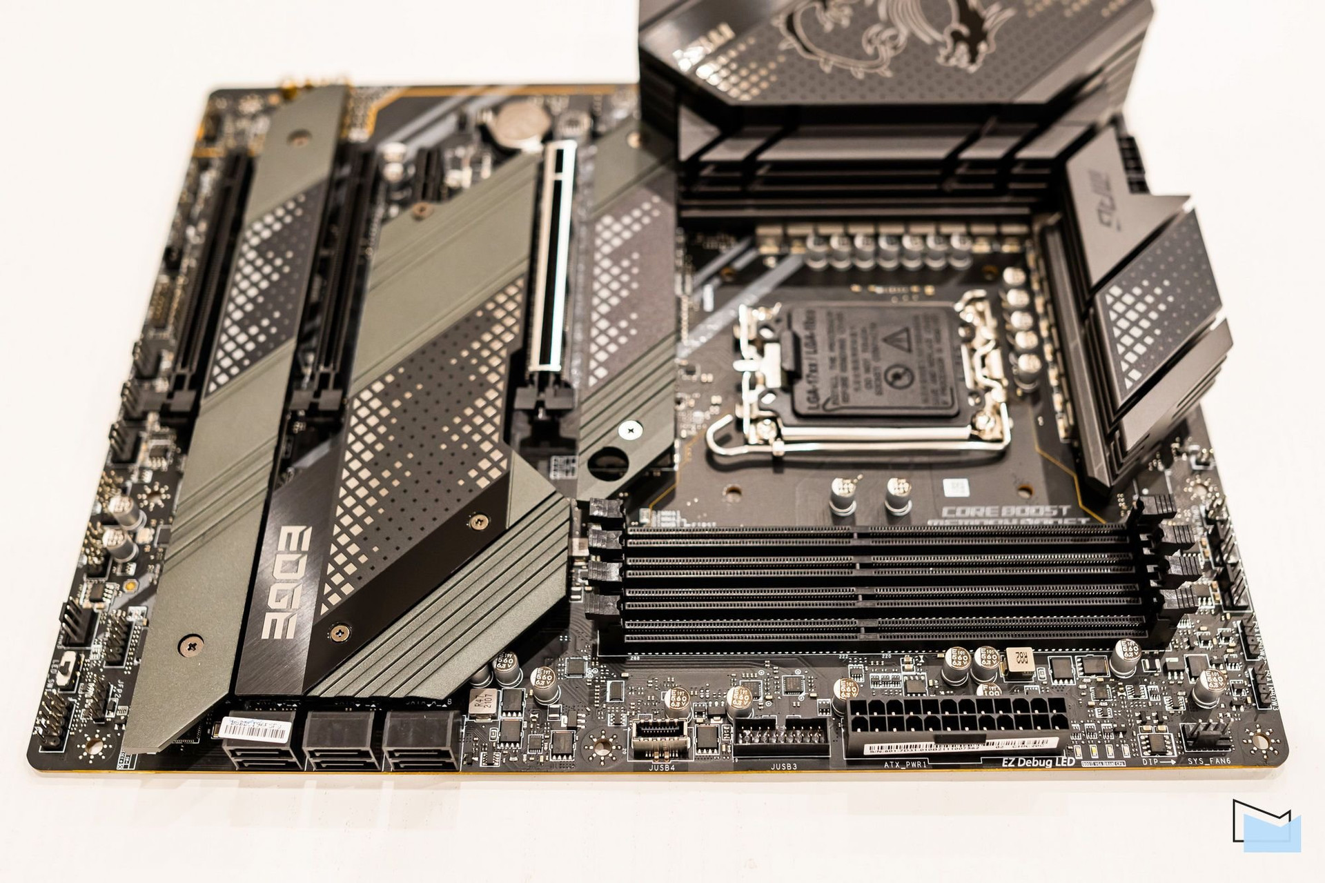 MSI MPG Z690 EDGE WiFi DDR4 memory