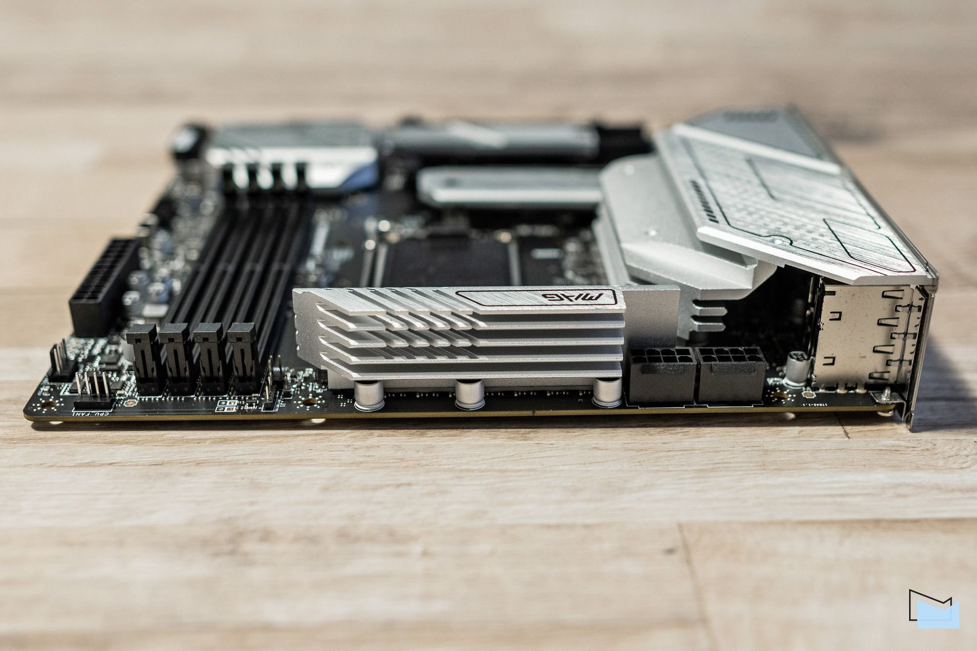 MSI MAG B660M MORTAR WiFi DDR4 power connector