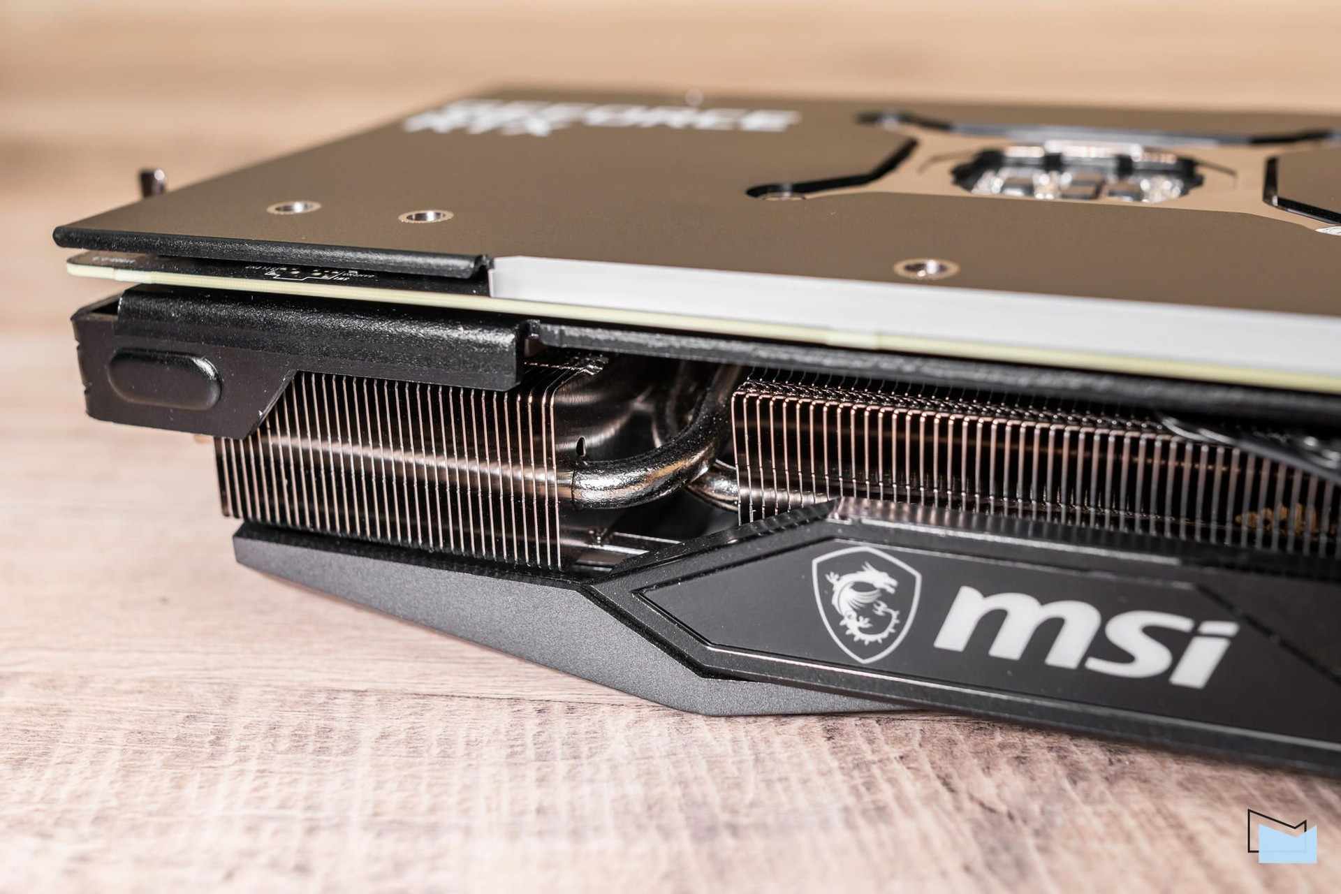 MSI GeForce RTX 3070 Ti GAMING X TRIO 8G heatpipe