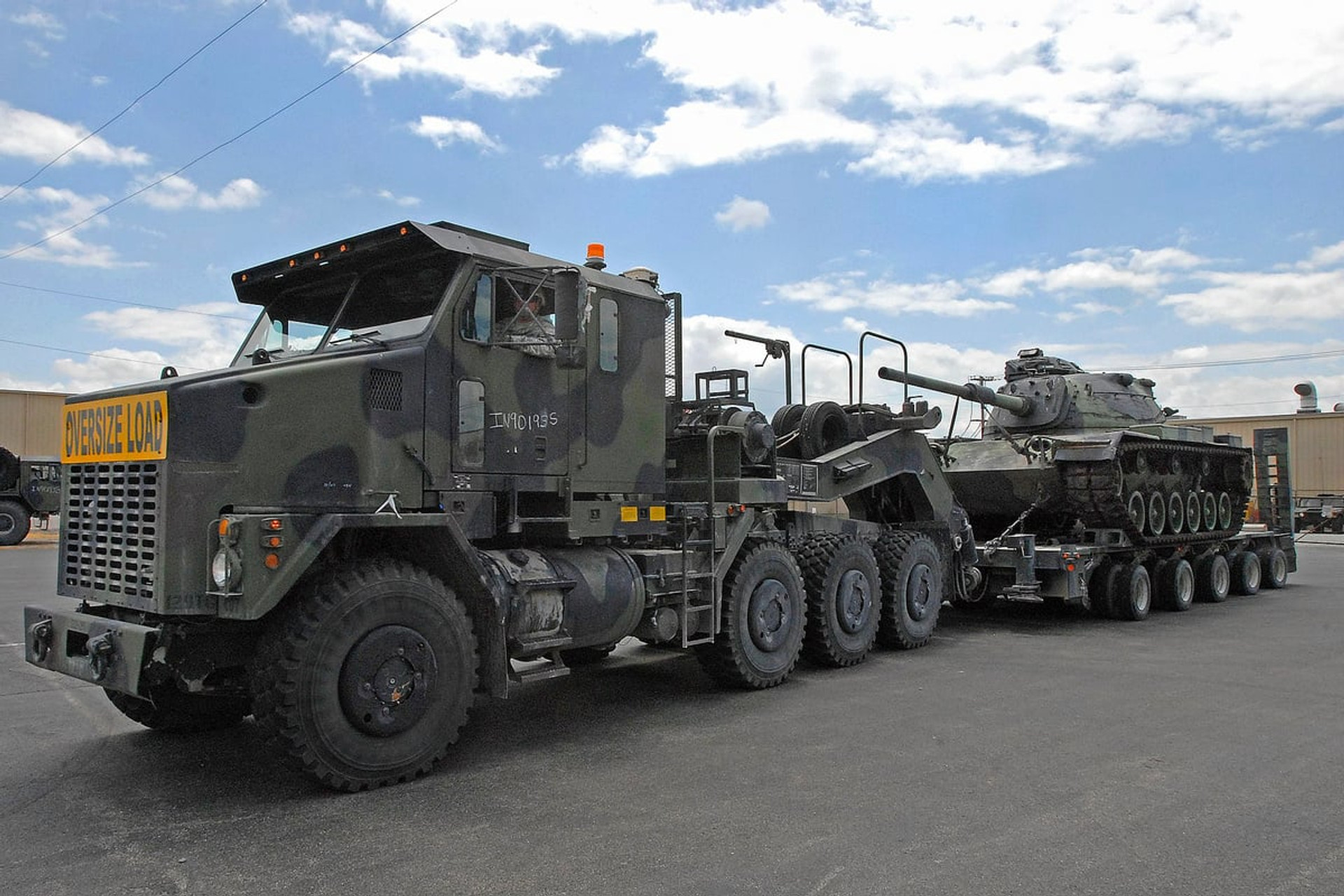Oshkosh M1070