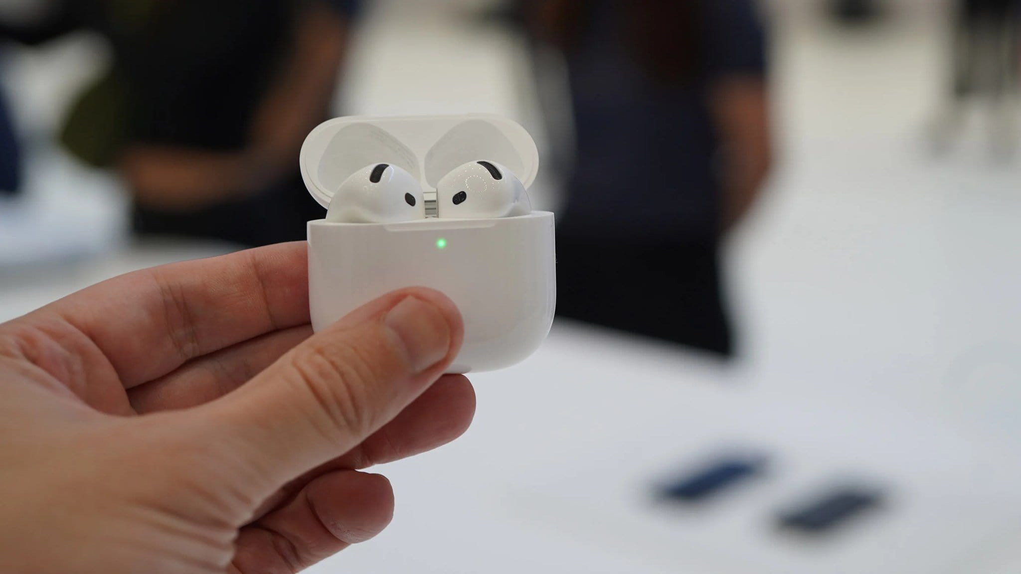 AirPods 4