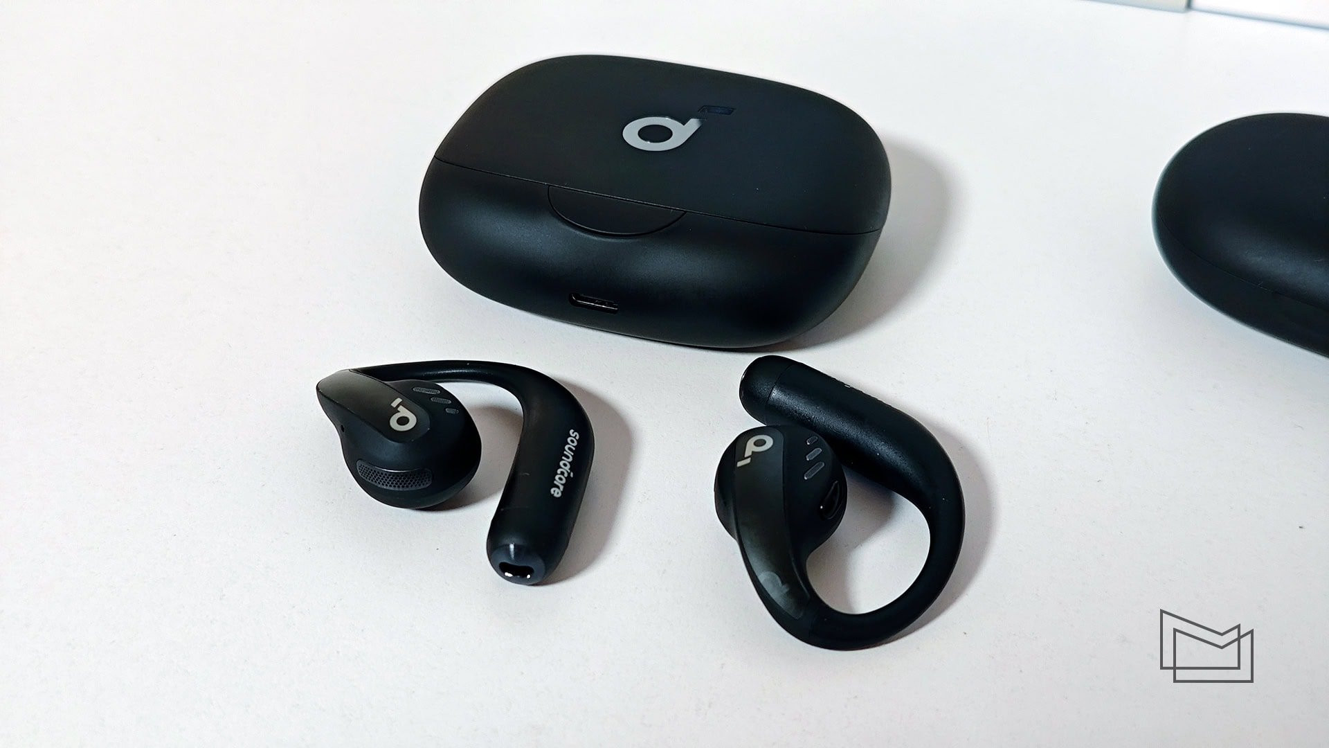 Огляд Anker soundcore AeroFit Pro та AeroFit: зовнішній вигляд