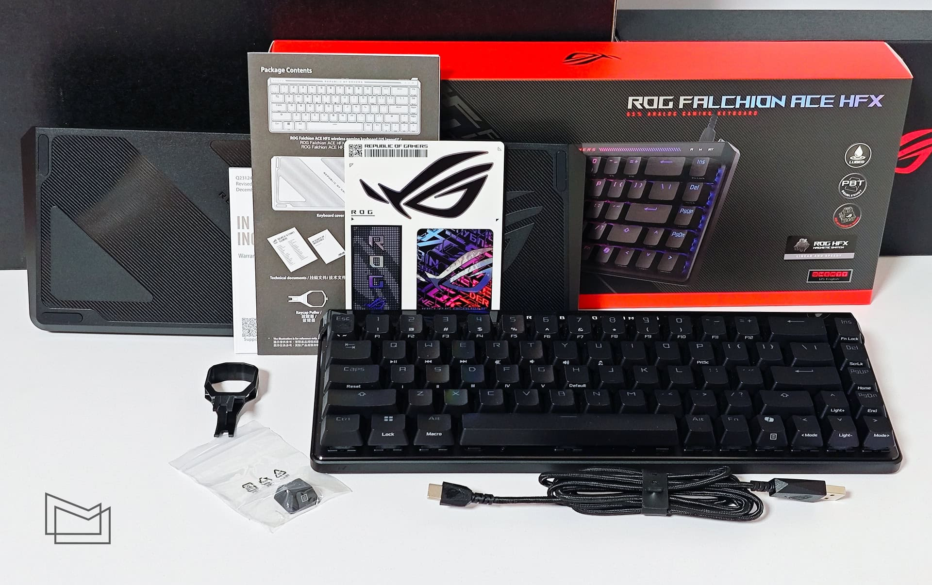 Огляд ASUS ROG Falchion Ace HFX: комплект постачання