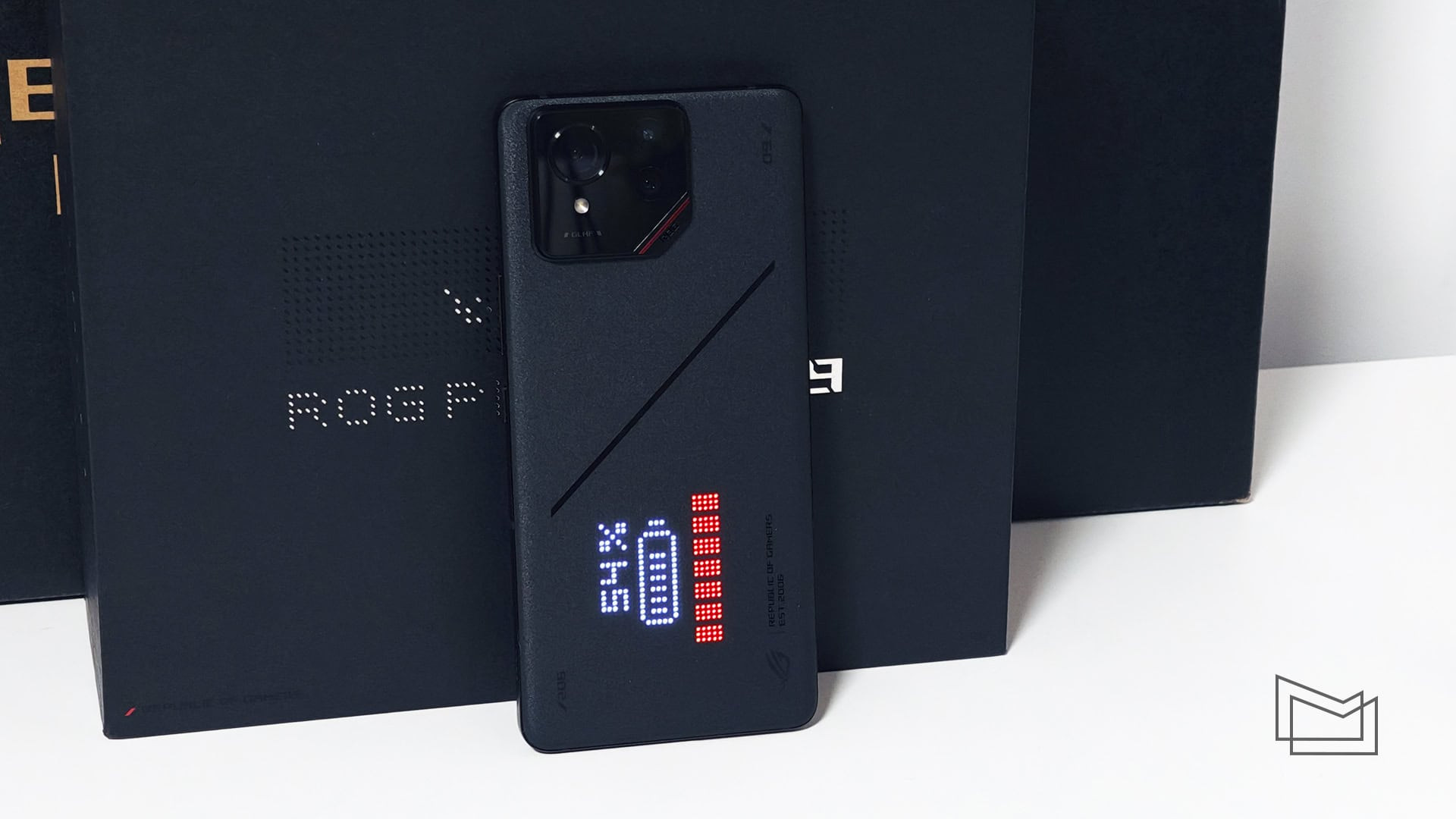 Огляд ASUS ROG Phone 9 Pro: зовнішній вигляд